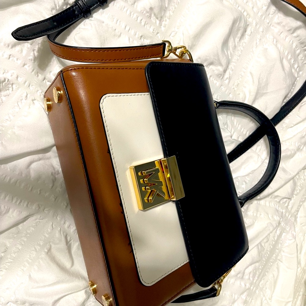 Michael Kors Crossbody Three Colors Brown White And Black